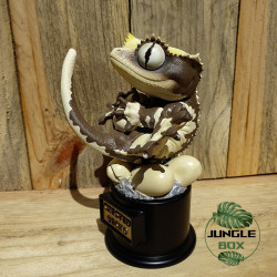 Figurine gecko à crète