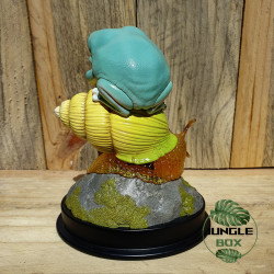 frog figurine