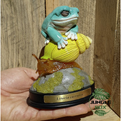 frog figurine