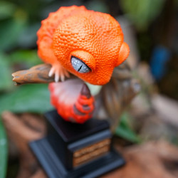 Figurine Gecko sur Socle – Décoration Nature & Terrarium